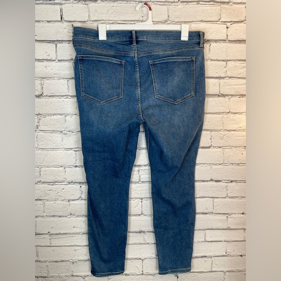 Old Navy High Rise Rockstar Skinny Jeans size 18 - Picture 5 of 8